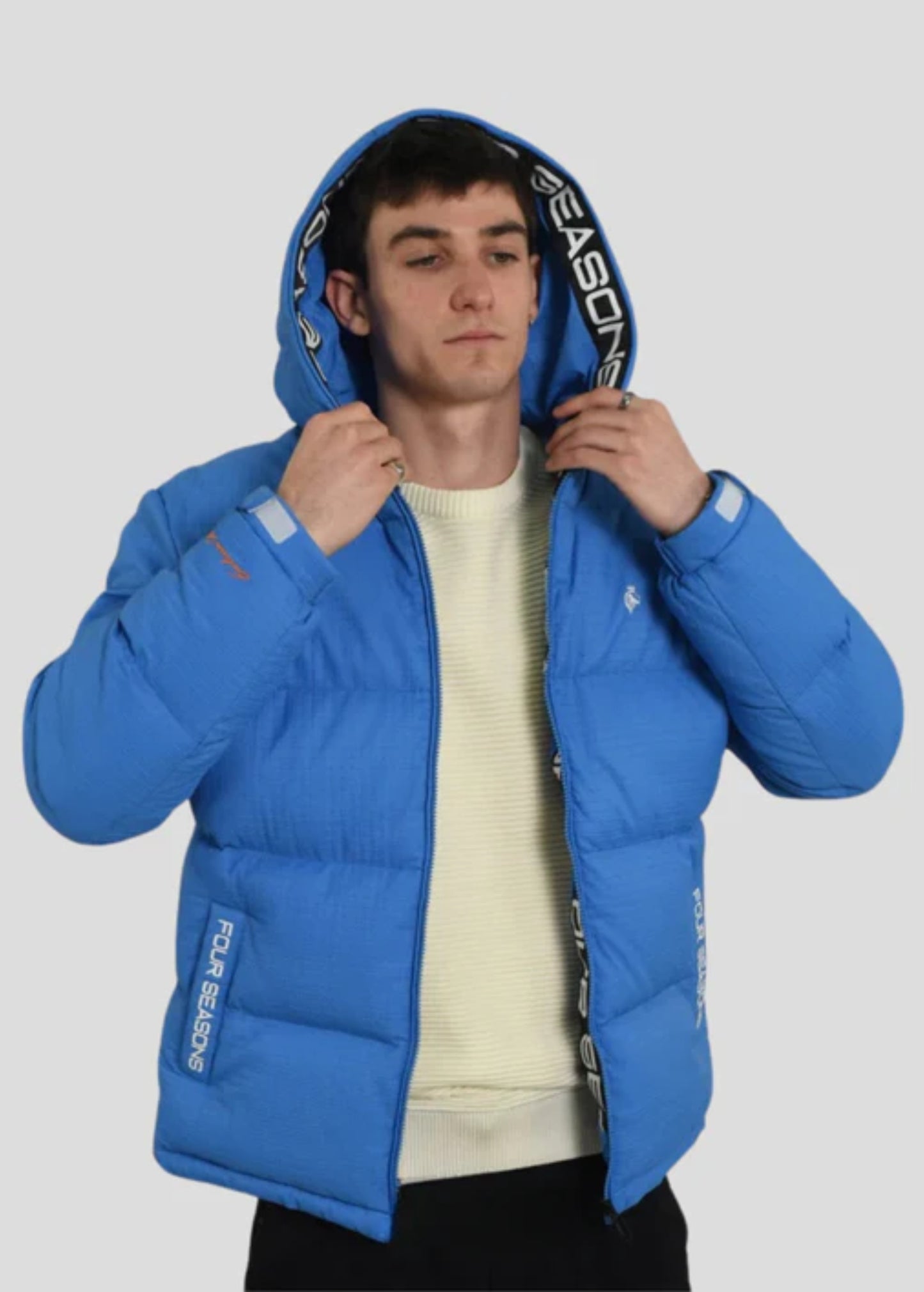 Chaqueta azul nube con capucha